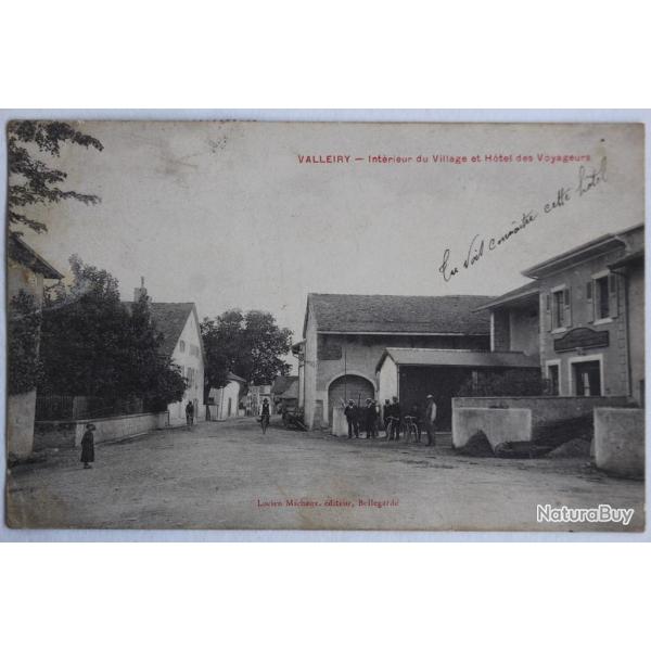 CPA Valleiry Int�rieur du Village et H�tel des Voyageurs