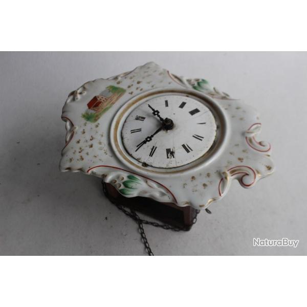 Ancienne horloge murale For�t noire porcelaine pendule