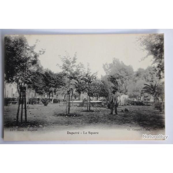 Carte postale ancienne Duperr� Le square Alg�rie