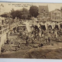Carte postale ancienne Arcachon C&ocirc;te d'argent Un coin de plage