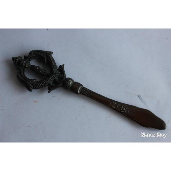 Ouvre lettre - coupe papier bronze dauphins