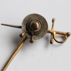 Épingle à cravate épée bouclier miniature