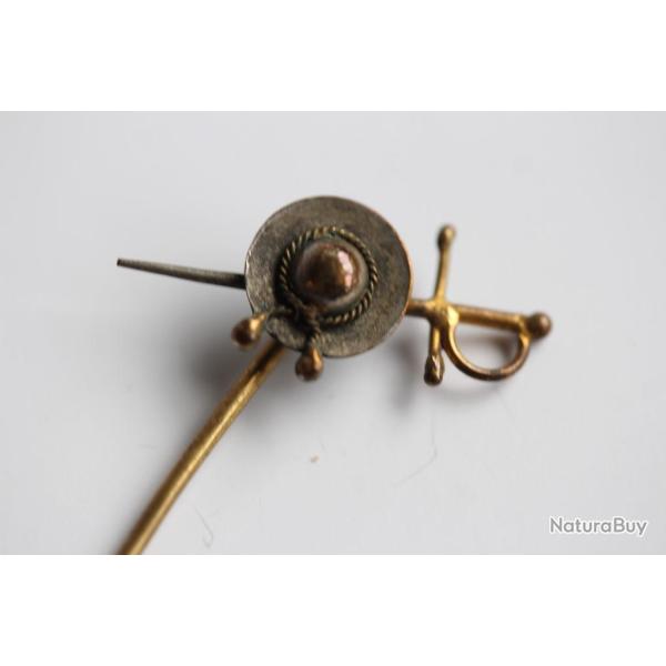 �pingle � cravate �p�e bouclier miniature