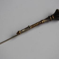 Épingle à cravate masse d'armes miniature