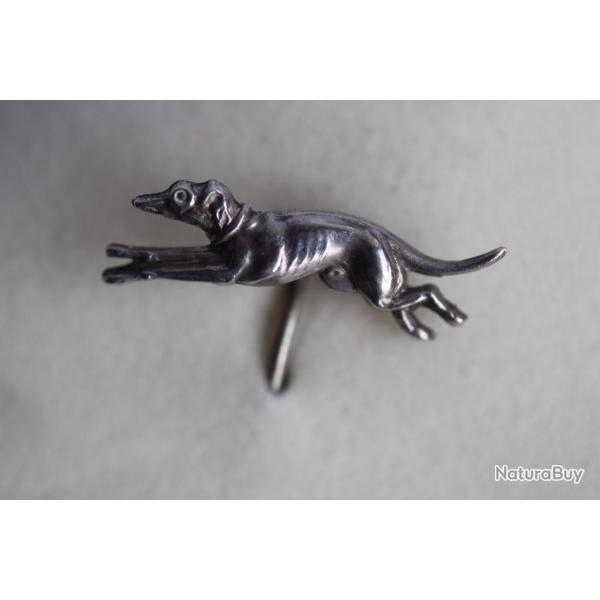 pingle  cravate chien lvrier