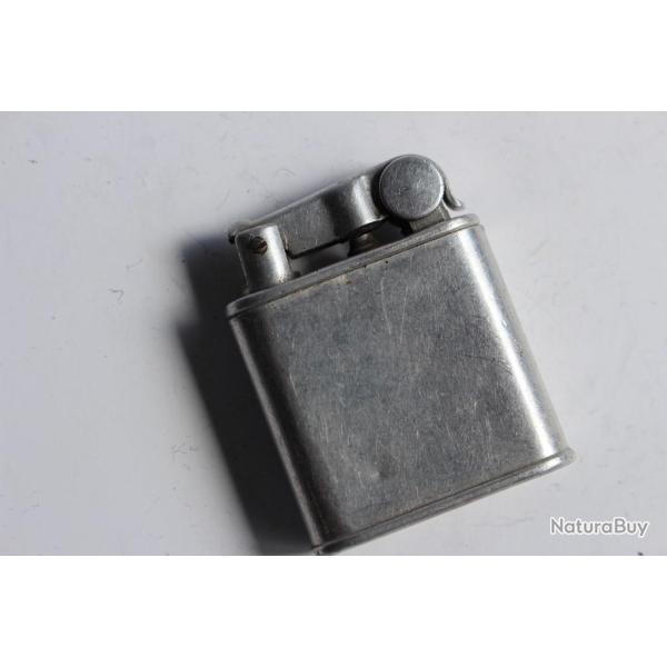 Briquet essence Nova estampill� minist�re des Finances