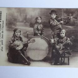 CPA Souvenir de la petite troupe FALLONE plus petit Jazz de l'époque