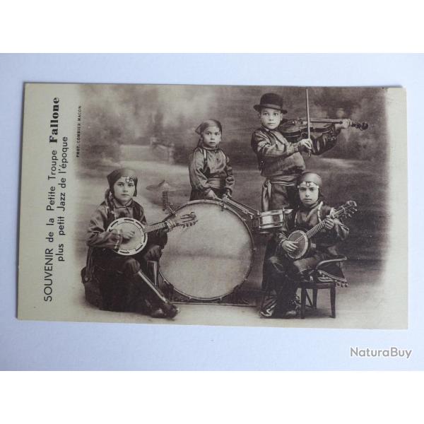 CPA Souvenir de la petite troupe FALLONE plus petit Jazz de l'�poque