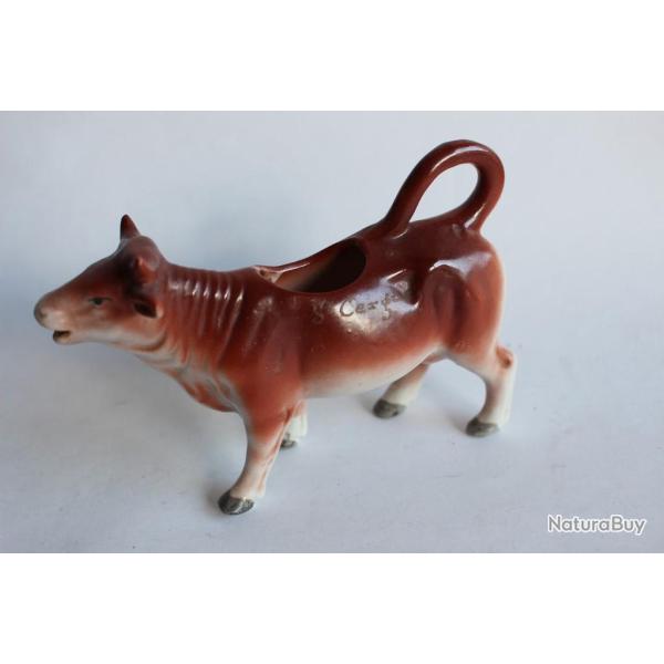 Pot a cr�me porcelaine souvenir  St Cergue  vache Art de la table