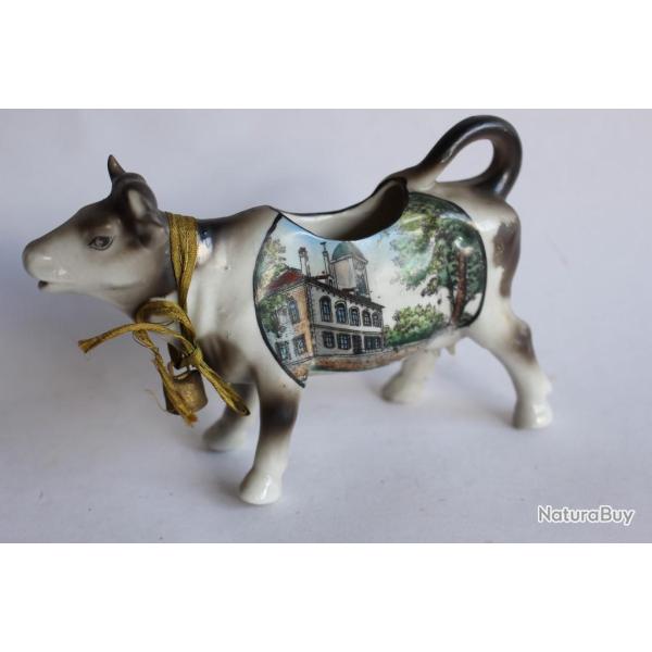 Pot a cr�me porcelaine souvenir  Le Vaud L'Eglise  vache