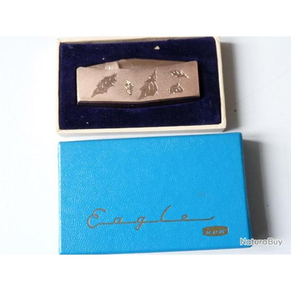 Briquet Essence EAGLE grav� de feuilles de houx Objets du fumeur