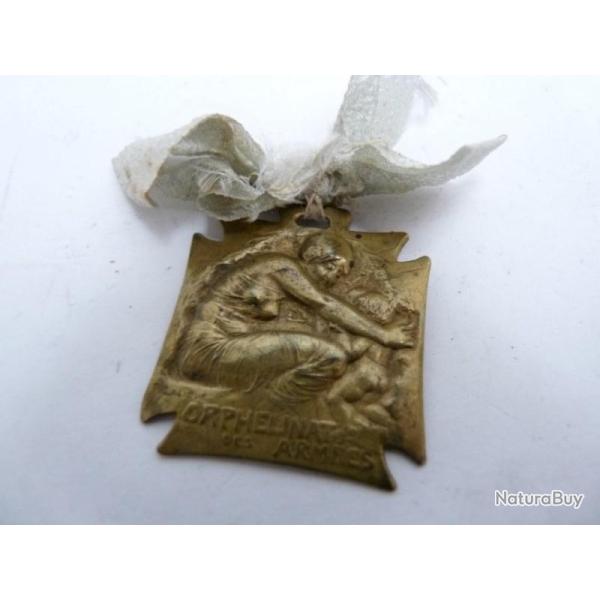 Insigne orphelinat des armes R. LALIQUE