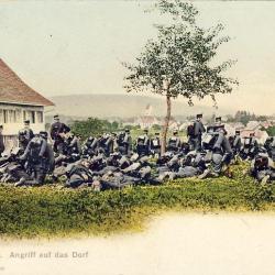 CPA Militaria Arm&eacute;e Suisse Attaque au village Angriff auf das Dorf