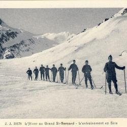 CP Suisse Valais Hiver Grand St Bernard Militaire L'entra&icirc;nement en skis