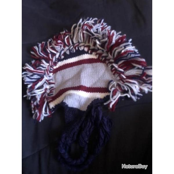 1 bonnet enfant 3 / 4 ans gris rouge bleu benetton