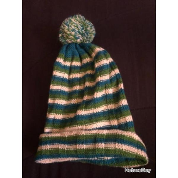1 bonnet enfant 12 / 18 mois vert blanc pompon  benetton