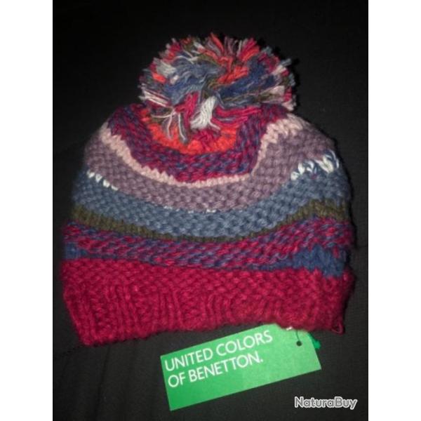 1 bonnet enfant 12 / 18 mois rouge beige pompon  benetton