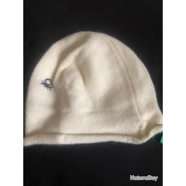 1 bonnet enfant 12 / 18 mois blanc benetton