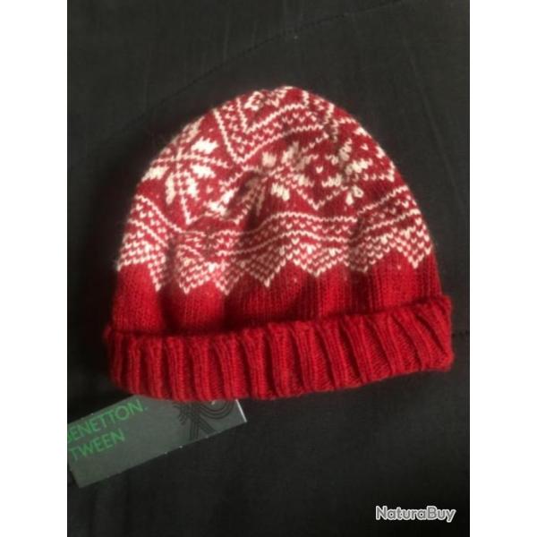 1 bonnet enfant 12 / 18 mois rouge blanc benetton