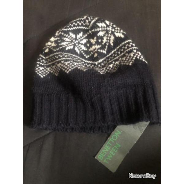 1 bonnet enfant 12 / 18 mois bleu blanc benetton