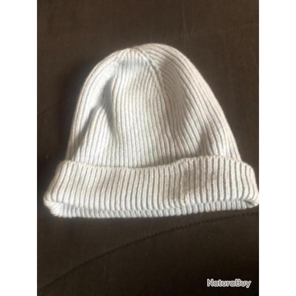 1 bonnet enfant 12 / 18 mois bleu ciel petite maille benetton