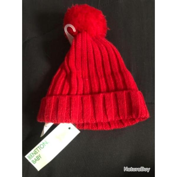1 bonnet enfant 1 / 3 mois rouge benetton