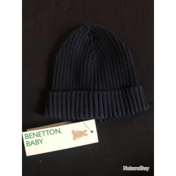 1 bonnet enfant 1 / 3 mois bleu fonc�  benetton