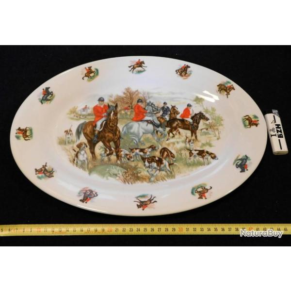 BEAU GRAND PLAT  CHASSE A COUR  / VENERIE  � voir .............