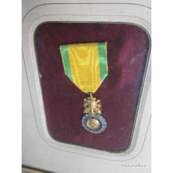 CADRE  MEDAILLE 1870