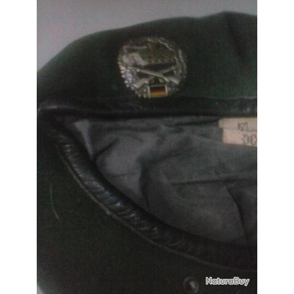 Vd Beret Vert de l'arm�e allemande ann�e 1968 collection