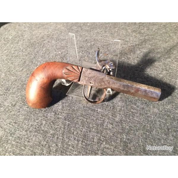 Beau pistolet coup de poing 12mm