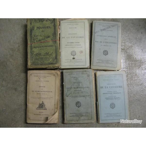 LOT DE LIVRES MILITAIRES