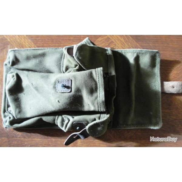 AK 47 portes-chargeurs guerre du golf