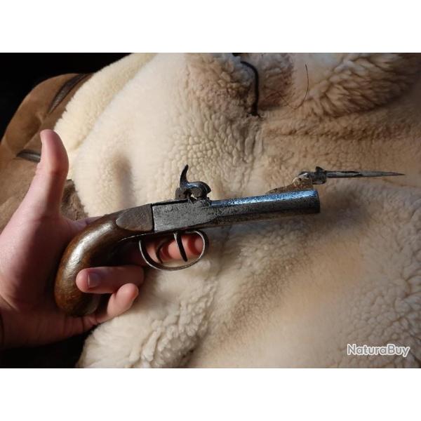 Pistolet a percussion deux canons avec baionnette