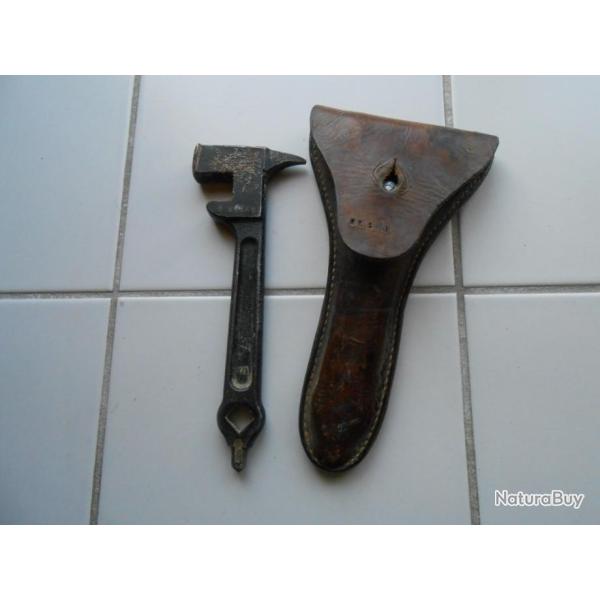 outil SUISSE pour VISSER CLOU a NEIGE    FER A CHEVAL