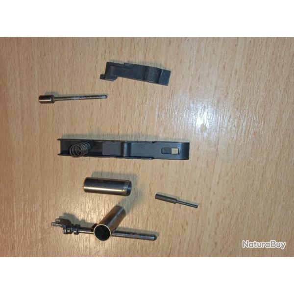 Lot num�ro 71 pi�ces d�tach�es