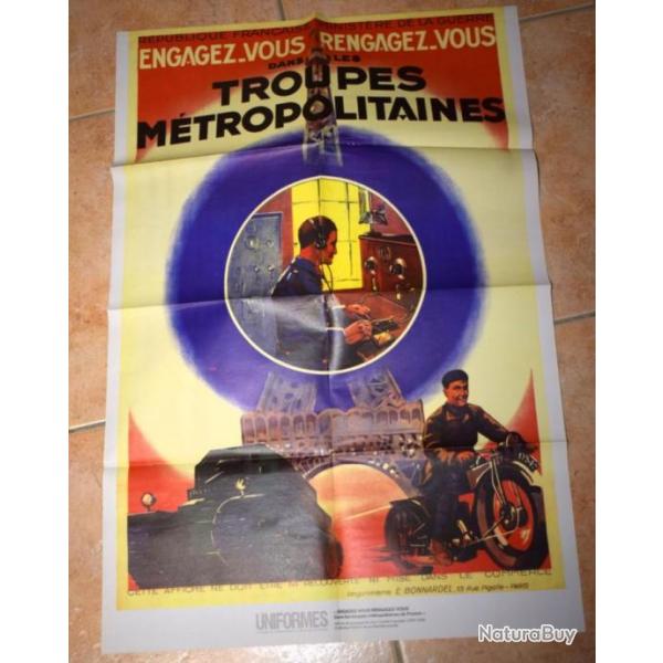 WW2, AFFICHE REPRODUCTION MAGAZINE UNIFORMES (AF 13)