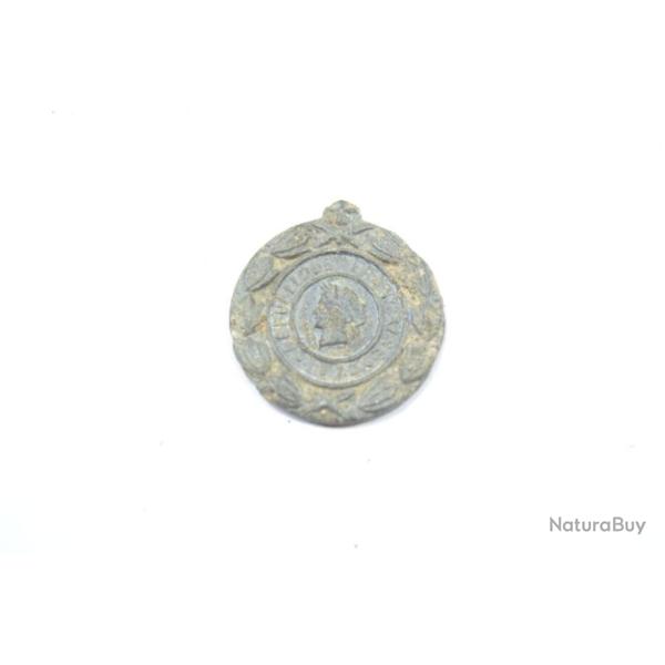 M�daille valeur et discipline � identifier, zinc ? Jouet d'enfant ? mauvais �tat