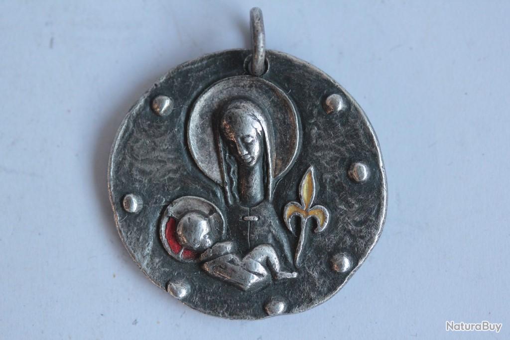 Médaille Religieuse En Argent (ou Plaqué Or) - Occasion