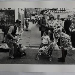 Photographie d'art JAN NEUMAN Artiste de rue Musicien