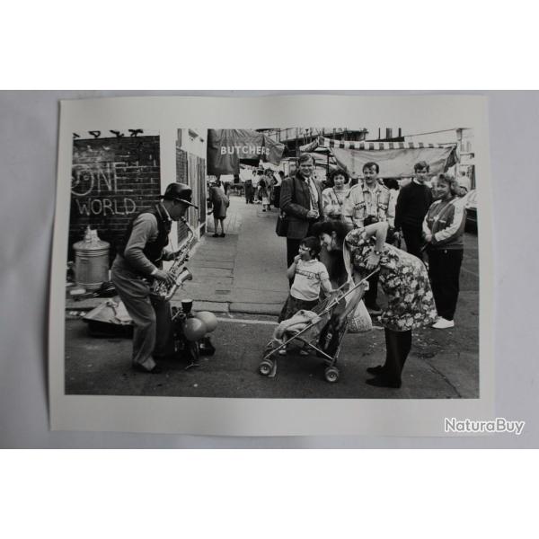 Photographie d'art JAN NEUMAN Artiste de rue Musicien