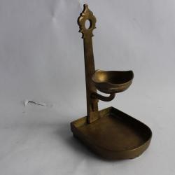 Lampe a huile laiton Art populaire