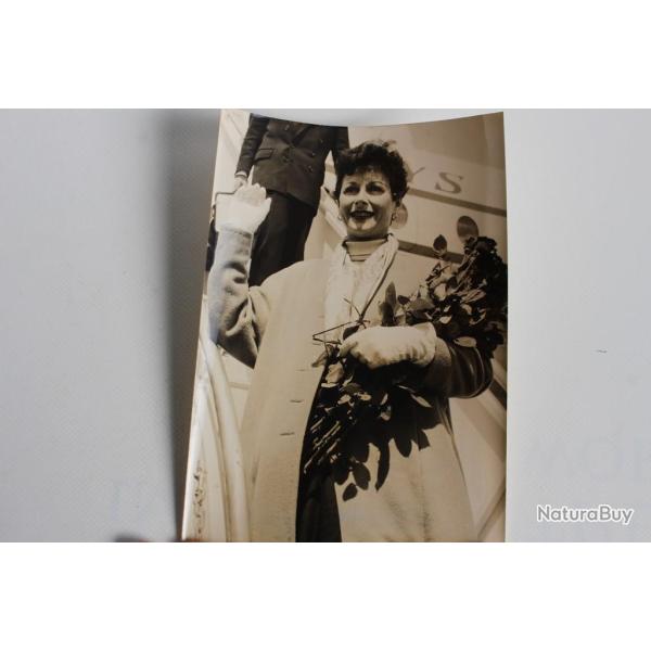 Photo Hedy LAMARR vedette am�ricaine � Orly Paris 1953