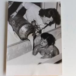 Photo danseuse Léna bain de lait d'ânesse 1953
