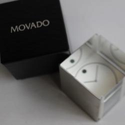 MOVADO porte photos cube publicitaire montres
