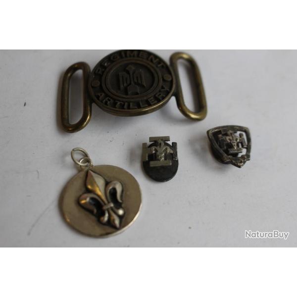 Trois anciennes insignes Scout + m�daille Fleur de Lys