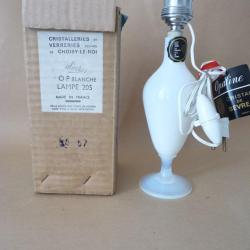 Lampe cristal opalin Sèvres