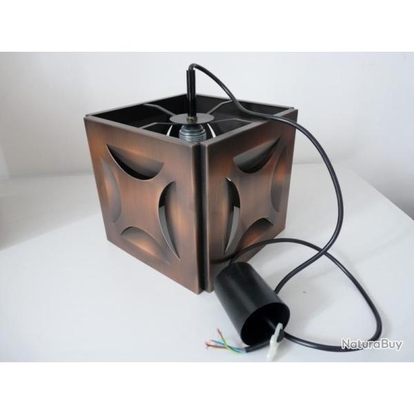 Suspension Design 1970 Luminaire