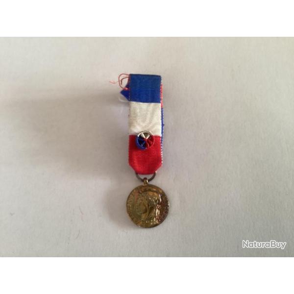 Superbe miniature m�daille d'honneur du travail (ordonnance 30 ans)