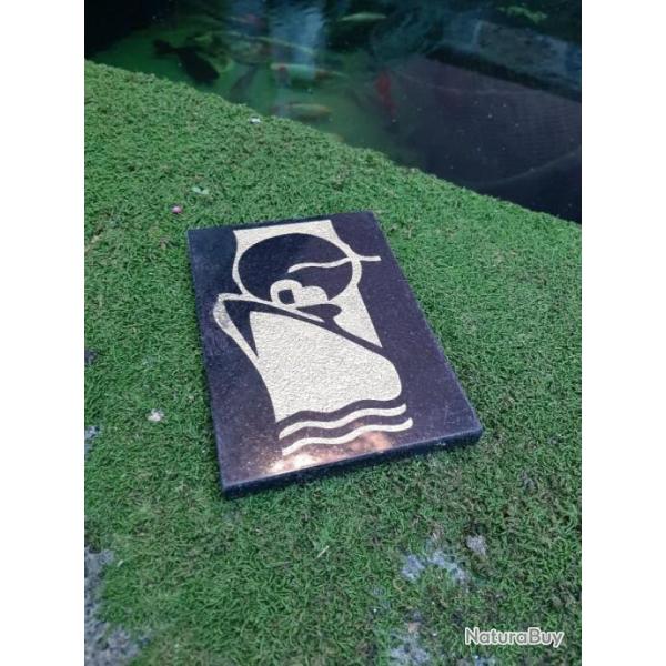 Liquidation , bloc de pierre noire grav� du logo de la french line Cie Gale Transatlantique